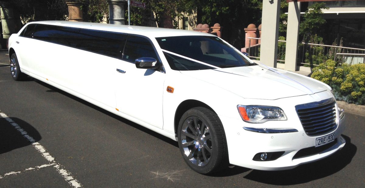 Ngắm nhìn Limousine Chrysler 300 tại thành Vinh